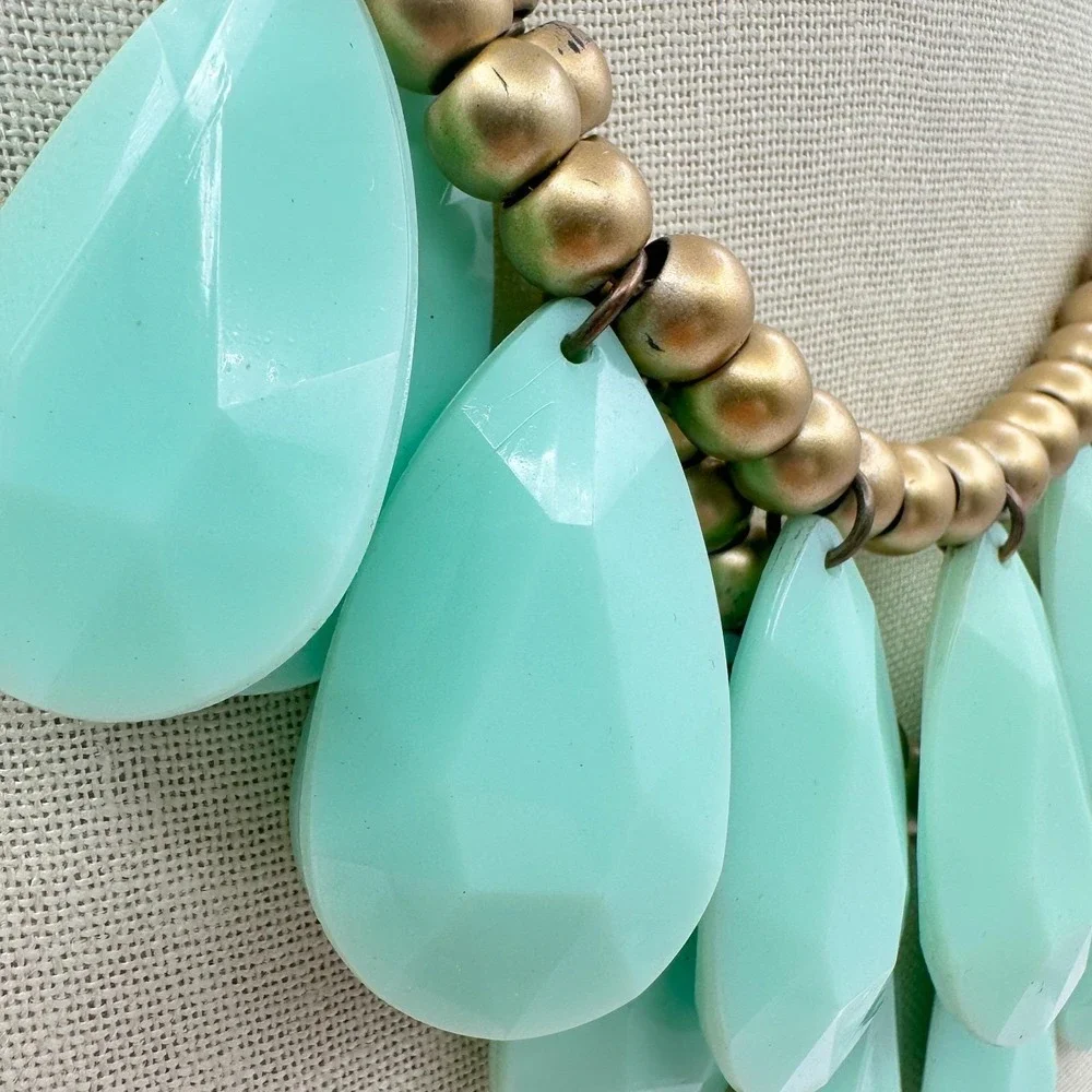 Vintage 90s Mint Green Teardrop‎ Beaded Bib Necklace Women's Classic Jewelry